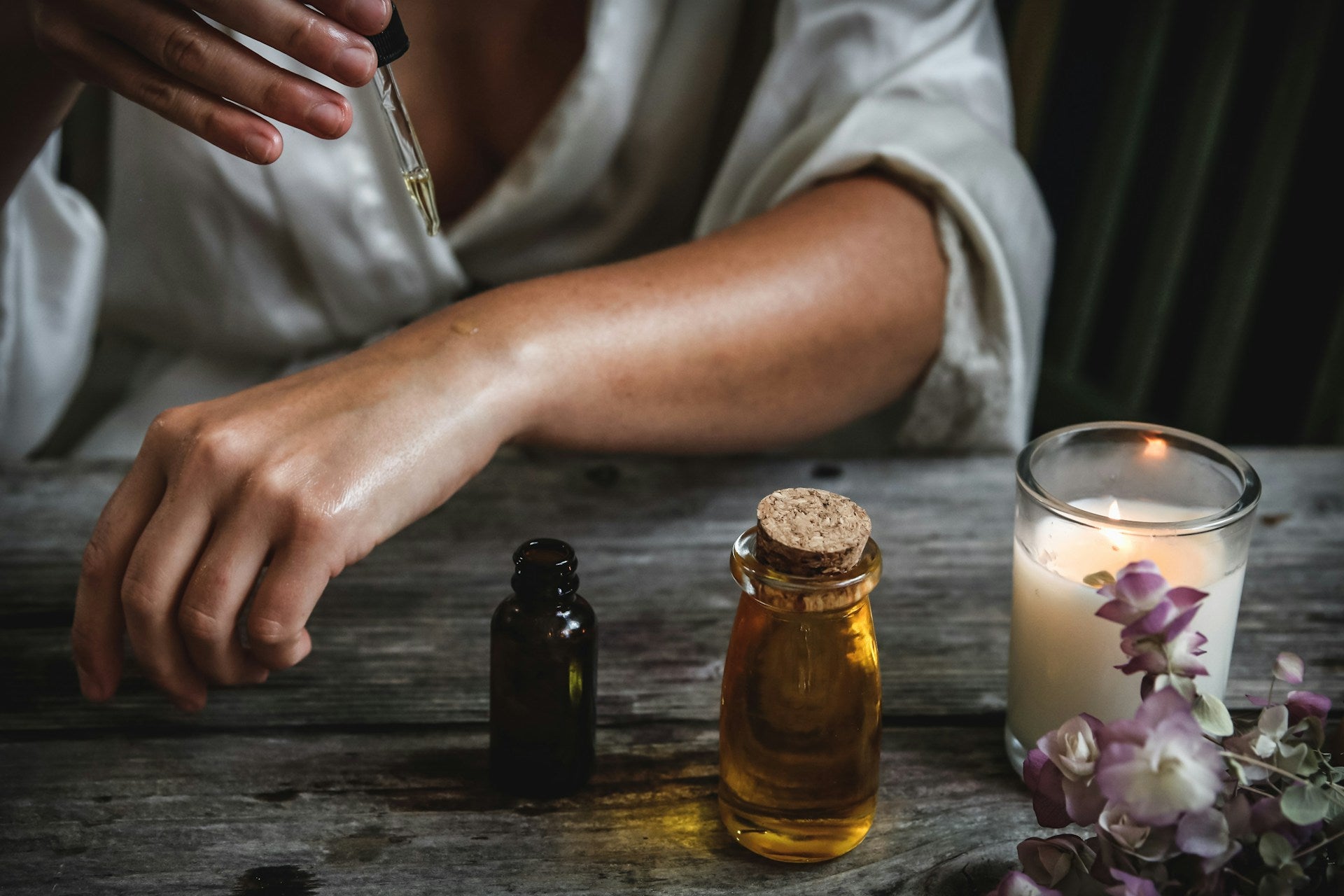 The History of Aromatherapy: From Ancient Practices to Modern Essential Oil Candles - Wizard & Grace